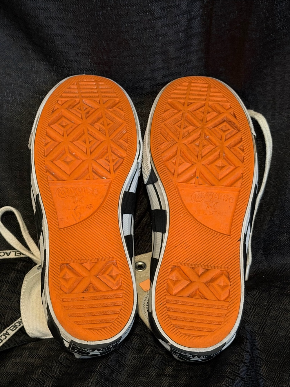Converse x Off-White Chuck Taylor All-Star 70 Hi - Picture 6 of 6